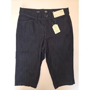 NWT 6P Women's Capri Jeans Mid-Rise St. John's Bay MSRP $34